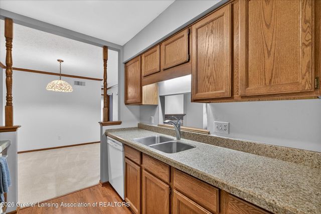 7225 Creekside Drive 37, Lansing, MI 48917