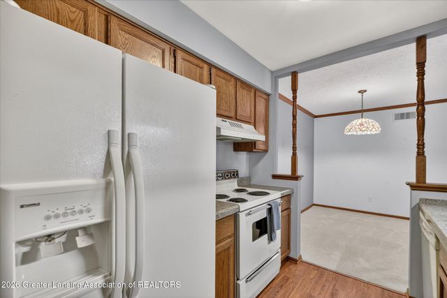 7225 Creekside Drive 37, Lansing, MI 48917