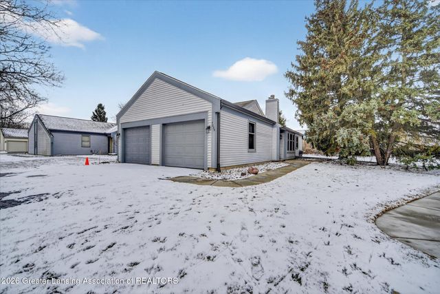 7225 Creekside Drive 37, Lansing, MI 48917