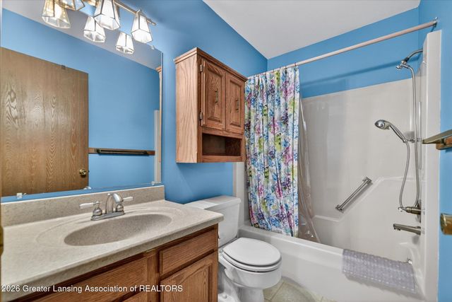 7225 Creekside Drive 37, Lansing, MI 48917