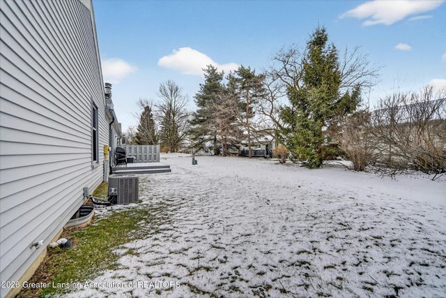 7225 Creekside Drive 37, Lansing, MI 48917