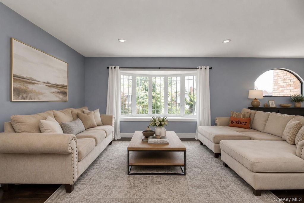 46 Valley Lane E, Valley Stream, NY 11581 — photo 3
