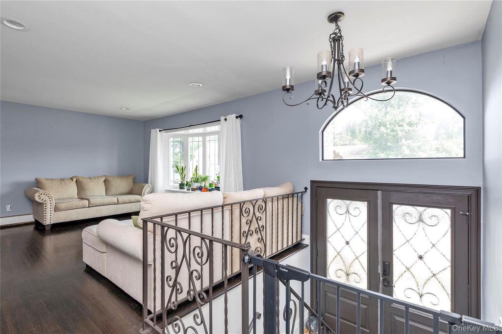 46 Valley Lane E, Valley Stream, NY 11581 — photo 4
