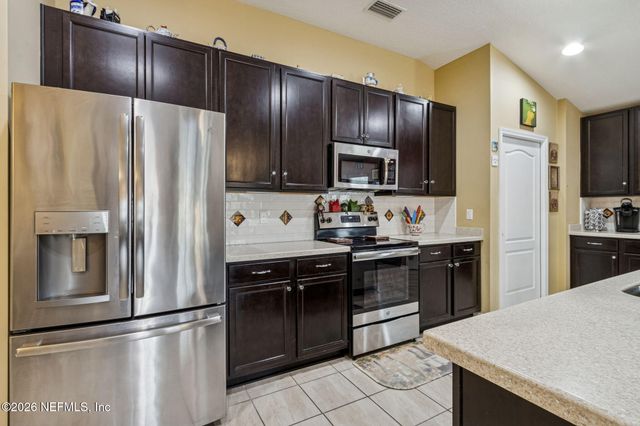 86636 SERENITY LAKE Court, Yulee, FL 32097