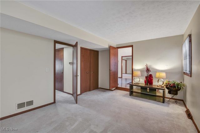 4397 Prestwick Crossing, Westlake, OH 44145