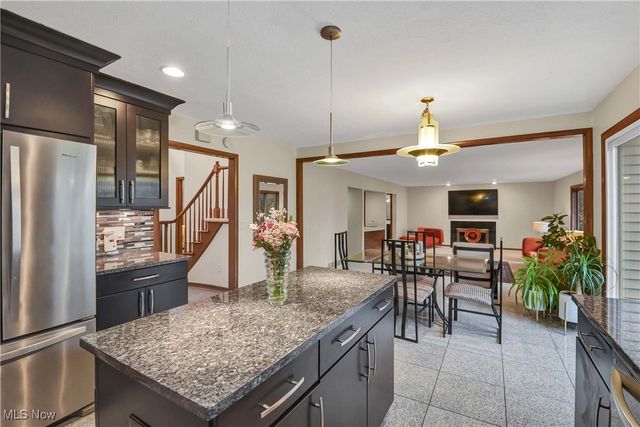 4397 Prestwick Crossing, Westlake, OH 44145