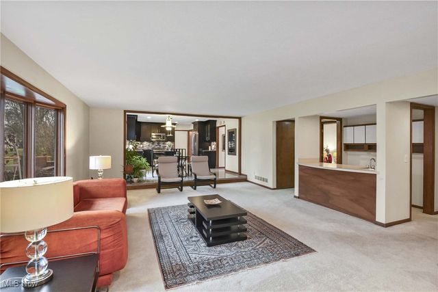 4397 Prestwick Crossing, Westlake, OH 44145