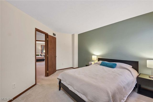 4397 Prestwick Crossing, Westlake, OH 44145