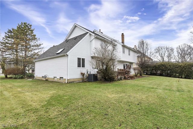 4397 Prestwick Crossing, Westlake, OH 44145