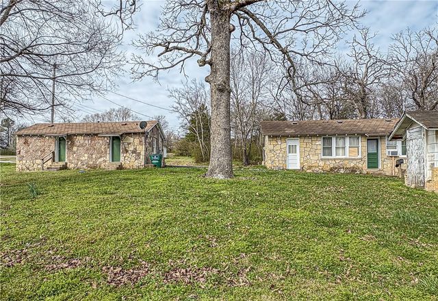 401 N College Street, Yellville, AR 72687