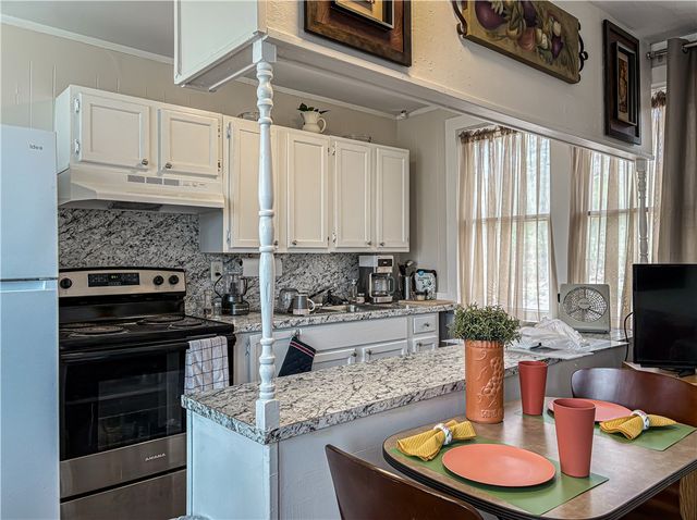 401 N College Street, Yellville, AR 72687