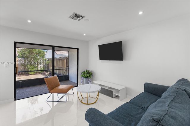 5535 Eton Ct, Boca Raton, FL 33486