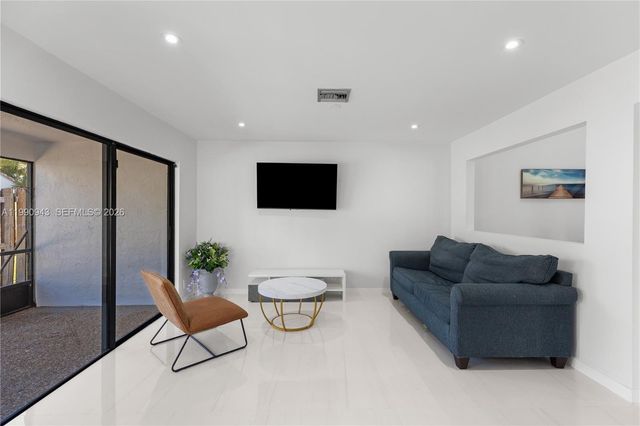 5535 Eton Ct, Boca Raton, FL 33486