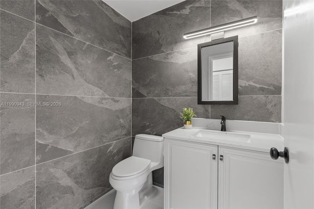 5535 Eton Ct, Boca Raton, FL 33486