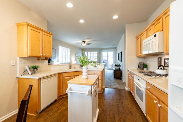 679 Wagon Wheel Ln, Lincoln, CA 95648