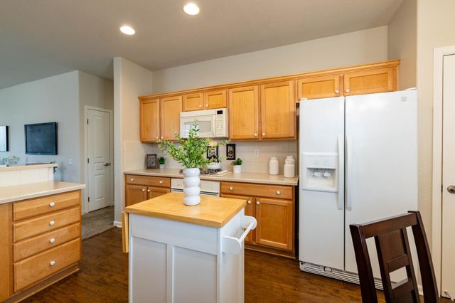 679 Wagon Wheel Ln, Lincoln, CA 95648