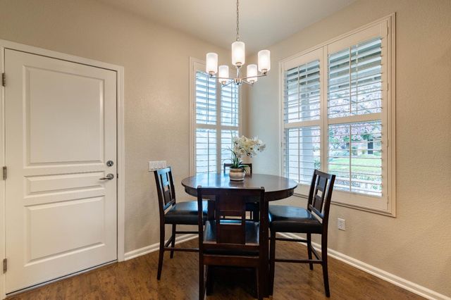 679 Wagon Wheel Ln, Lincoln, CA 95648