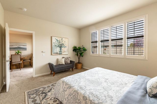 679 Wagon Wheel Ln, Lincoln, CA 95648