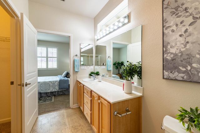 679 Wagon Wheel Ln, Lincoln, CA 95648