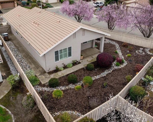 679 Wagon Wheel Ln, Lincoln, CA 95648