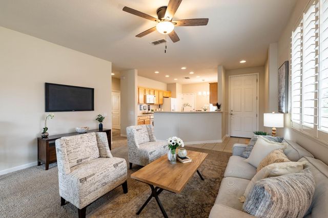 679 Wagon Wheel Ln, Lincoln, CA 95648