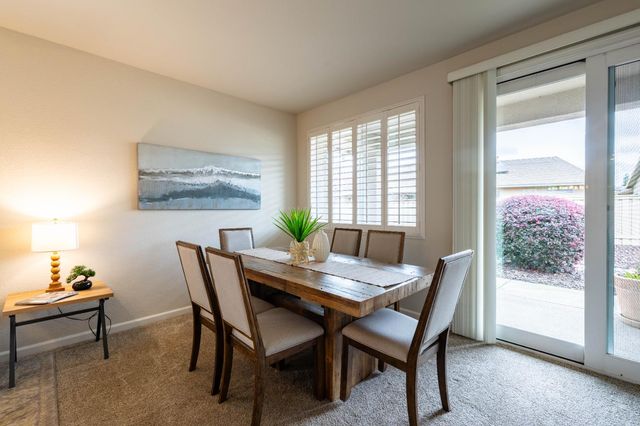 679 Wagon Wheel Ln, Lincoln, CA 95648