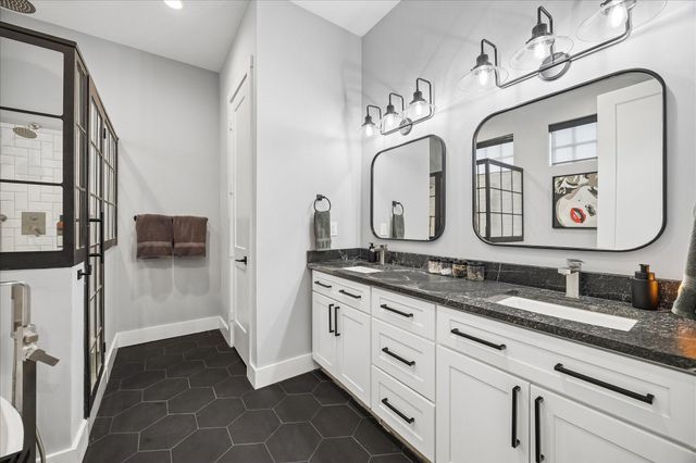 2005 Terry Street, Houston, TX 77009