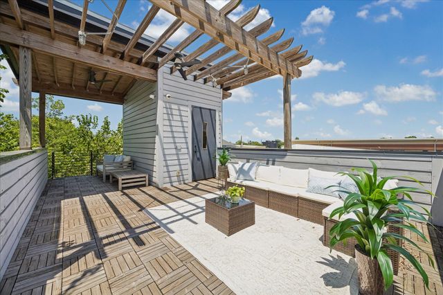 2005 Terry Street, Houston, TX 77009