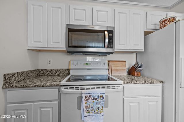 2948 Flintridge Drive, Greenville, NC 27834