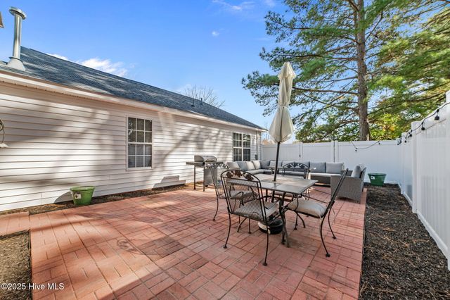 2948 Flintridge Drive, Greenville, NC 27834