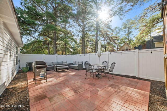 2948 Flintridge Drive, Greenville, NC 27834