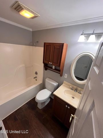 172 Claiborne Street, Biloxi, MS 39530