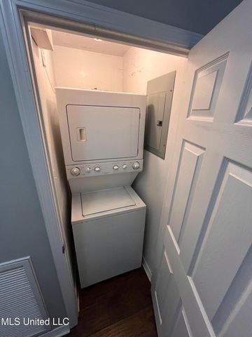 172 Claiborne Street, Biloxi, MS 39530