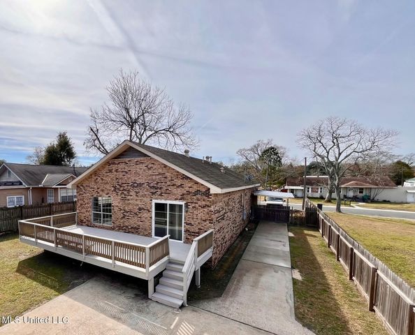 172 Claiborne Street, Biloxi, MS 39530