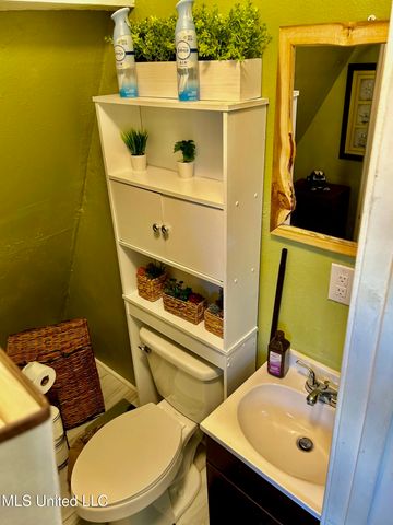 172 Claiborne Street, Biloxi, MS 39530