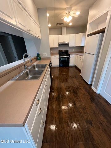 172 Claiborne Street, Biloxi, MS 39530