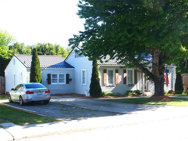 316 Hazelwood Avenue, Waynesville, NC 28786