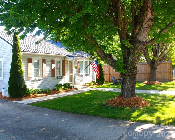 316 Hazelwood Avenue, Waynesville, NC 28786