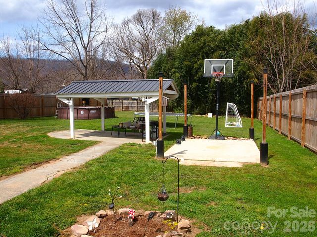 316 Hazelwood Avenue, Waynesville, NC 28786