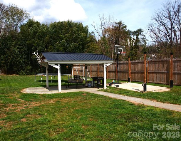 316 Hazelwood Avenue, Waynesville, NC 28786