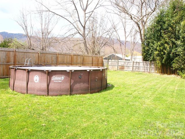 316 Hazelwood Avenue, Waynesville, NC 28786