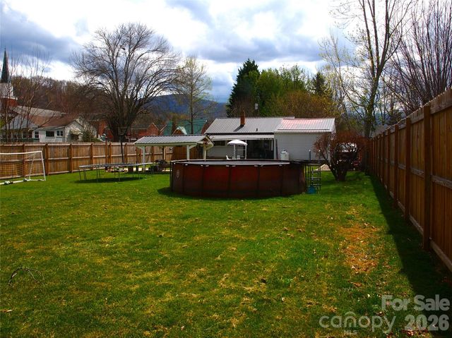 316 Hazelwood Avenue, Waynesville, NC 28786