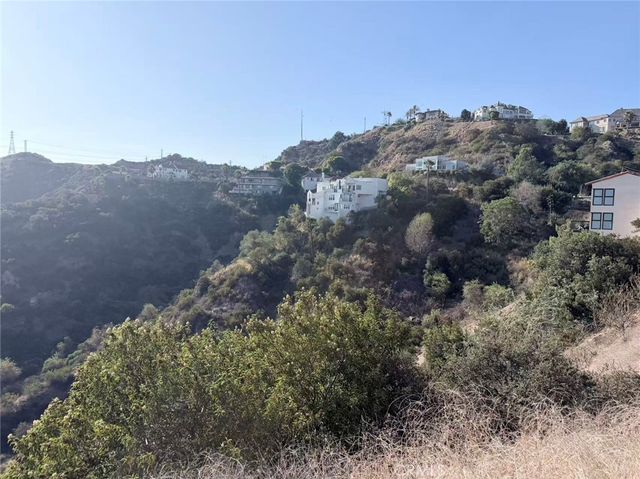 1498 Glen Oaks Boulevard, Pasadena, CA 91105