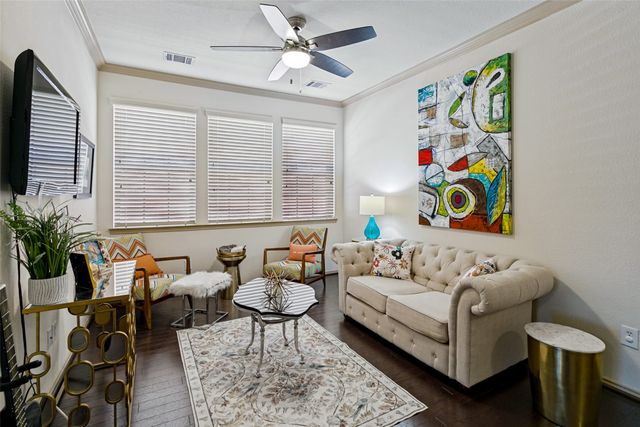 218 Buckingham Avenue, Euless, TX 76040