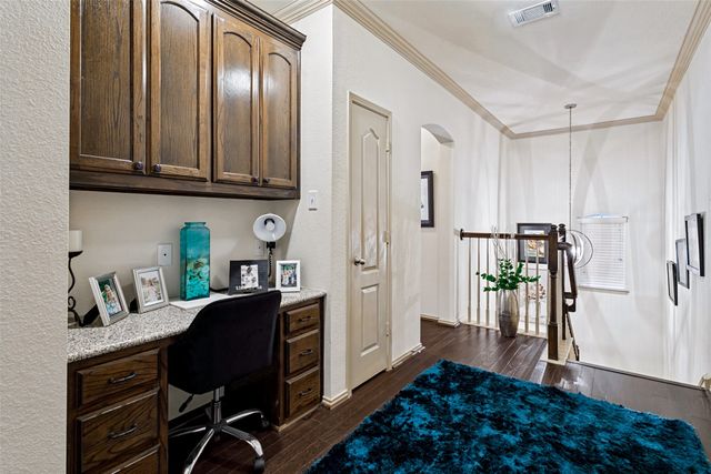 218 Buckingham Avenue, Euless, TX 76040