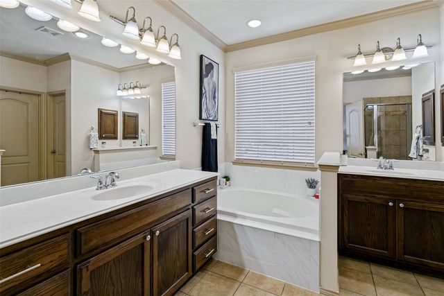 218 Buckingham Avenue, Euless, TX 76040