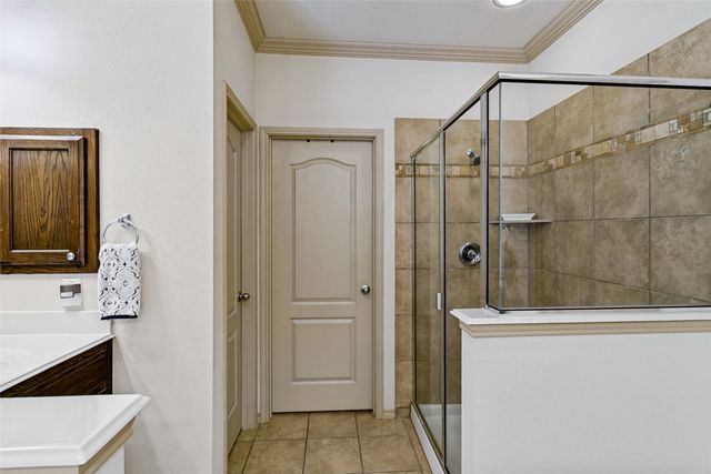 218 Buckingham Avenue, Euless, TX 76040
