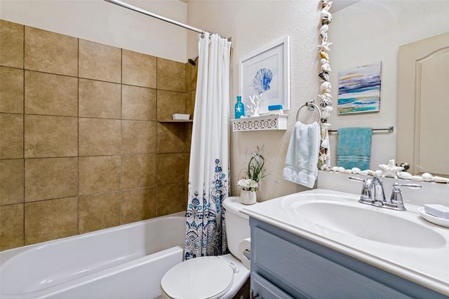 218 Buckingham Avenue, Euless, TX 76040