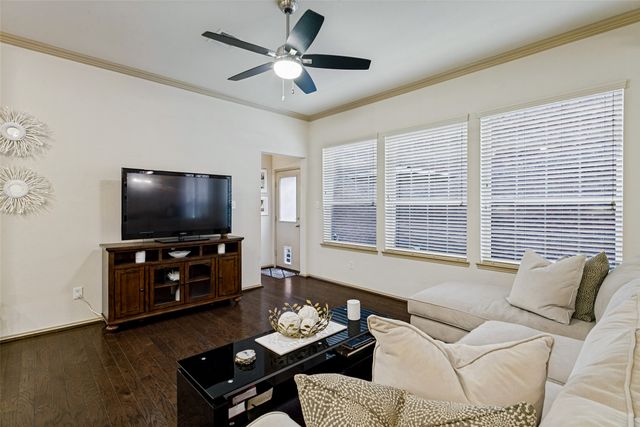 218 Buckingham Avenue, Euless, TX 76040