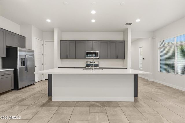 1949 W KINFIELD Trail, Phoenix, AZ 85085